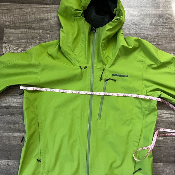 Patagonia Men’s Calcite 2.5 layer Goretex Rain jacket - Picture 4 of 10